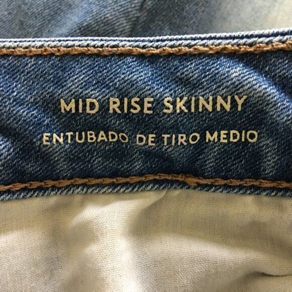 Universal Thread Jeans Women’s Size 00 24R Cuffed - Puckered - Measures 25x30 - Picture 5 of 13